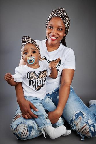 studio-photographe-bébé-famille